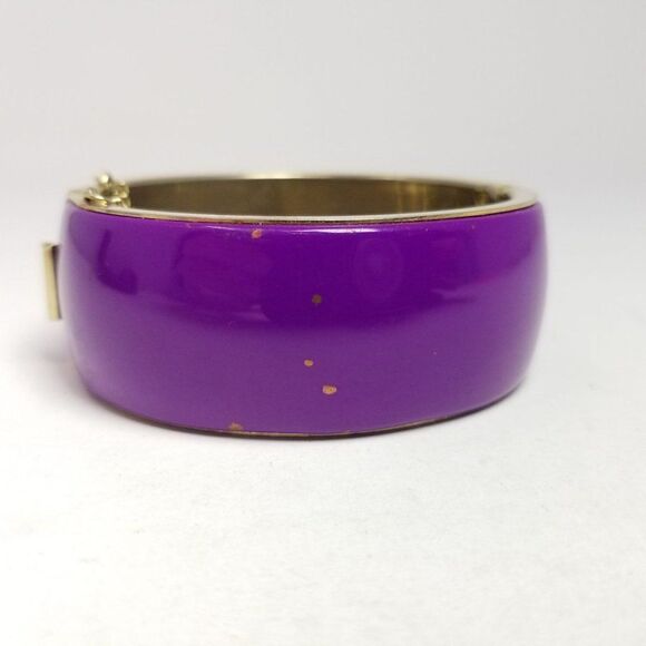 Vintage Wide Purple Enamel Hinged Bangle Bracelet with Security Chain, Estate - Picture 2 of 8